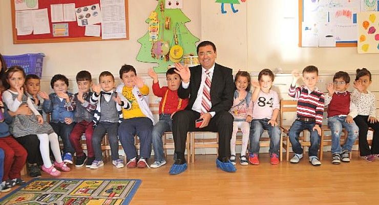 Milas Belediyesi 2022-2023 eğitim öğretim yılı kapsamında dar gelirli öğrencilere kırtasiye yardımını sürdürüyor